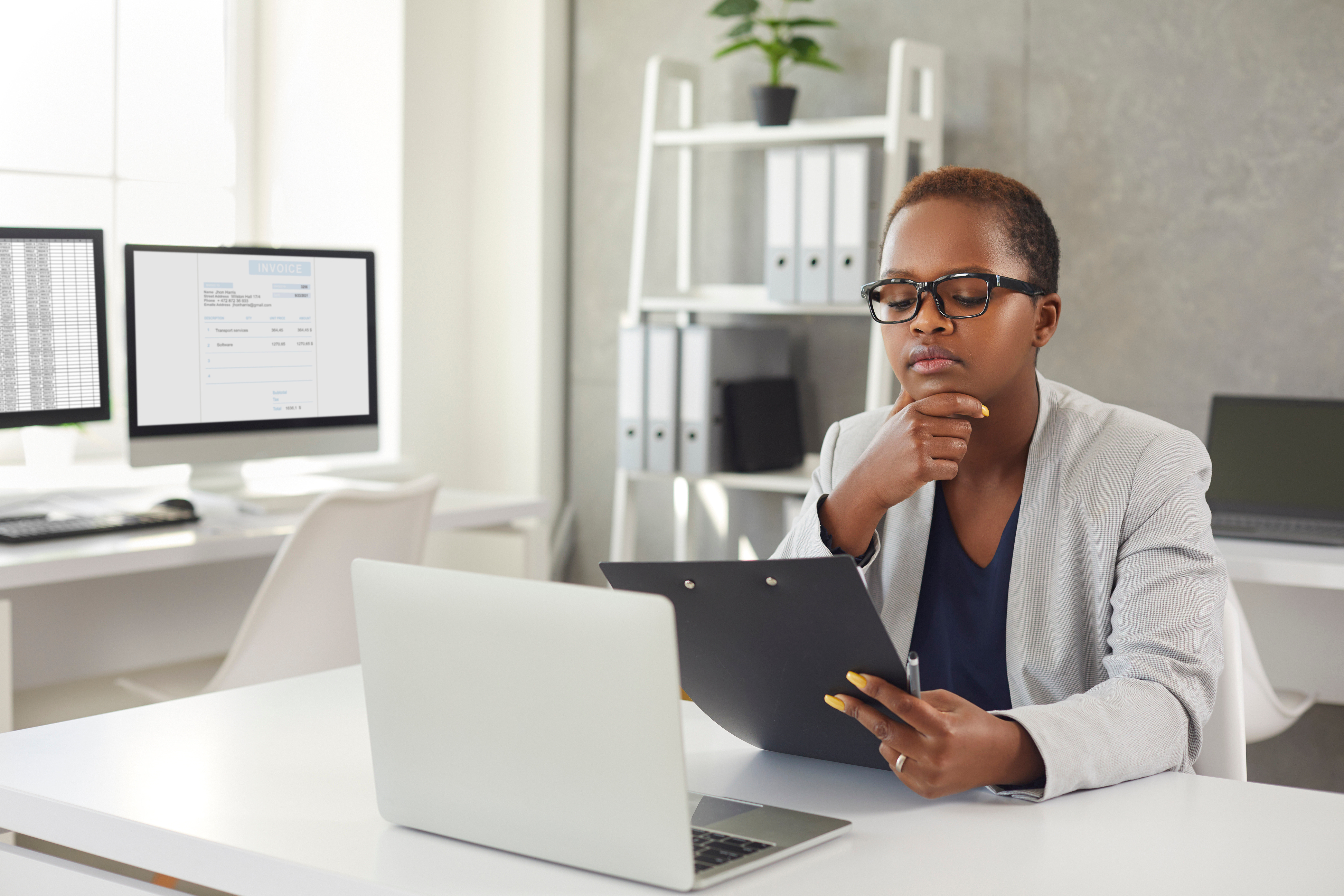 Whistleblowing Screening vs Case Handling for Advisors