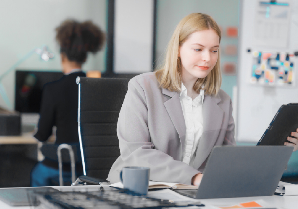 https://4788601.fs1.hubspotusercontent-eu1.net/hubfs/4788601/Ellipse%20Stock%20Website%20Images/70_02-Gain-essential-compliance_For-Compliance-officers.jpg