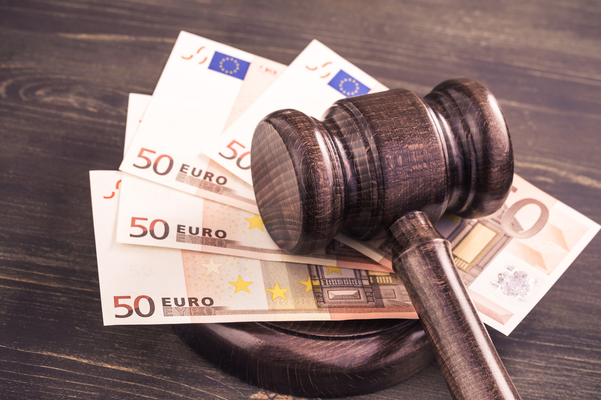 €18 Million in Fines For Insider Dealing, Trading During a Closed Period and Other Offences