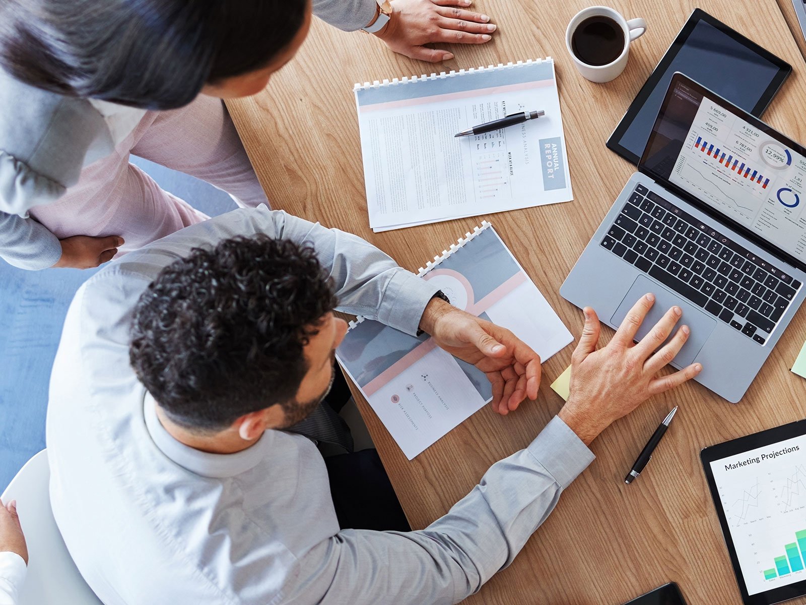 How to create a webinar: a step-by-step guide for beginners and pros